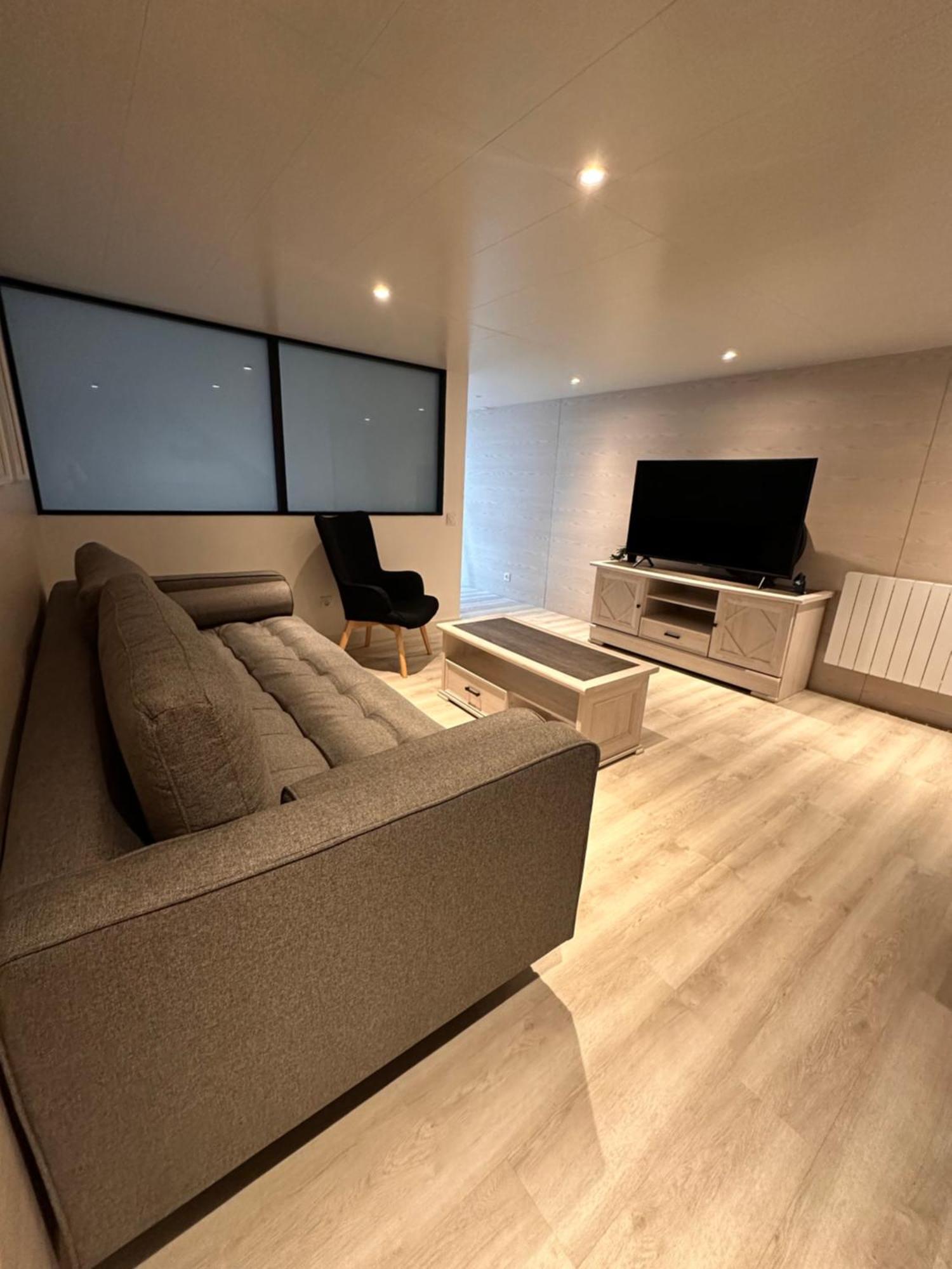 Appartement Jolie Dependance Equipee à Cholet Extérieur photo